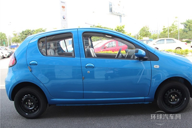 2011款 1.0L 手動標(biāo)準(zhǔn)型