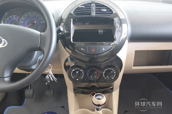 2013款 1.0L 手動(dòng)進(jìn)取型