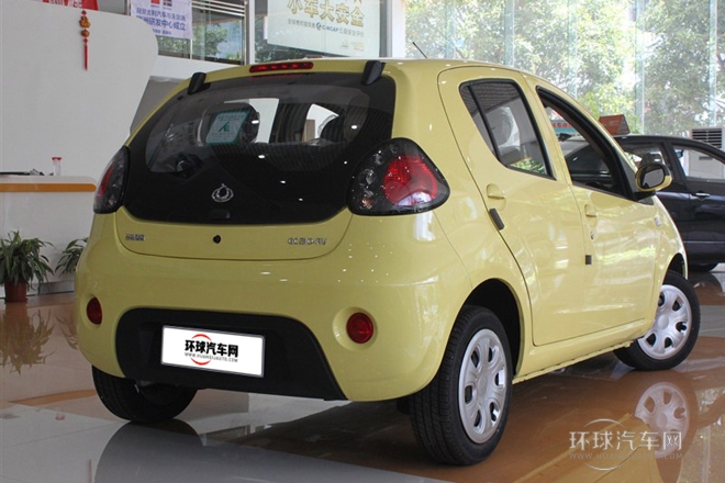 2013款 1.0L 手動(dòng)進(jìn)取型