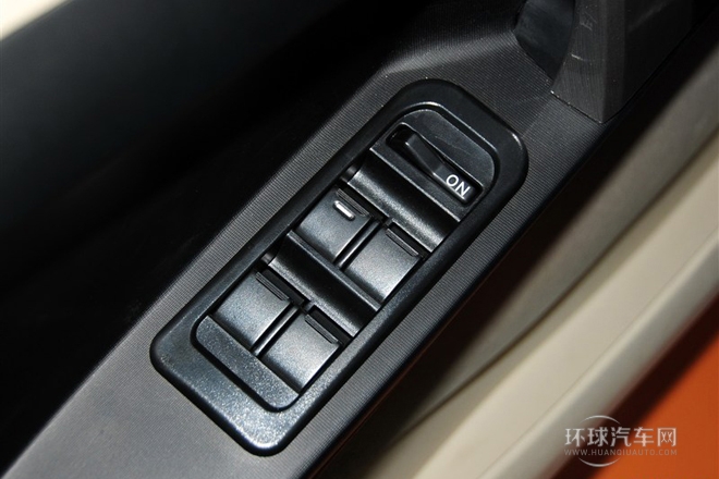 2014款 CROSS 1.3L 手動精英型