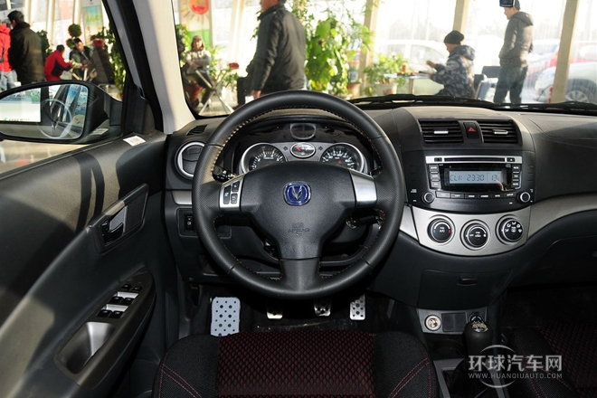 2012款 三廂 1.5L 手動運(yùn)動型