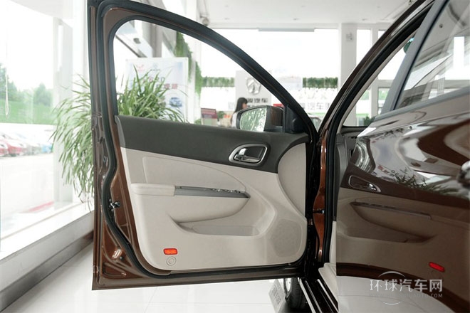 2014款1.5L自動(dòng)   舒適型