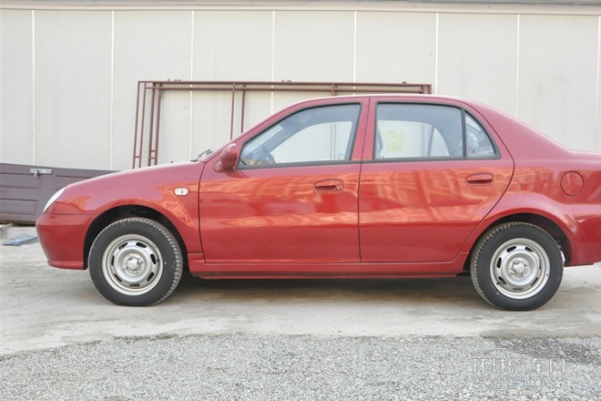 2012款 1.0L 手動進(jìn)取型