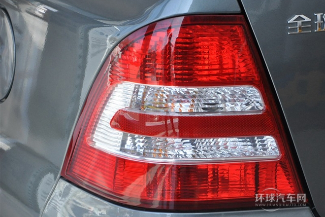 2012款 1.3L 手動時(shí)尚型III
