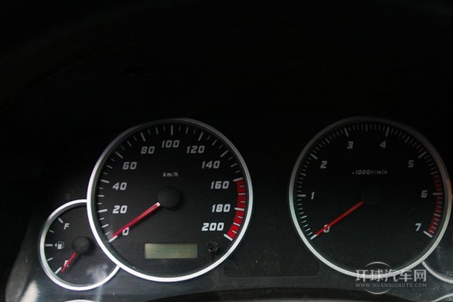 2011款 2.0L 自動兩驅(qū)超豪華型