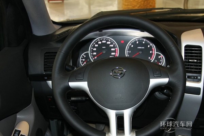 2011款 2.4L 手動四驅(qū)豪華型