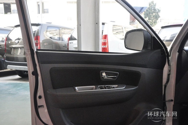 2013款 1.5L 手動(dòng)7座時(shí)尚舒適型