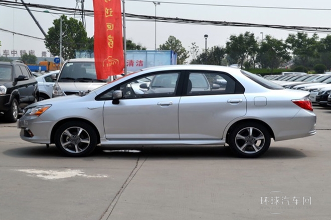2013款 1.5L 手動(dòng)運(yùn)動(dòng)型