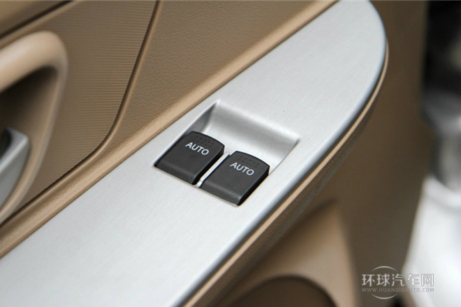 2012款 1.2L標(biāo)準(zhǔn)型