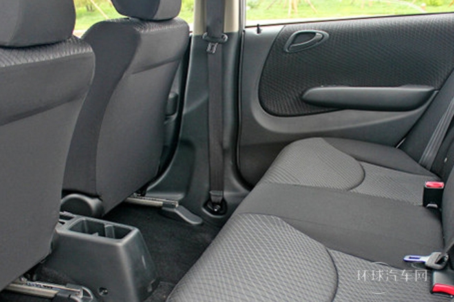 2013款 1.5L 手動(dòng)舒適型