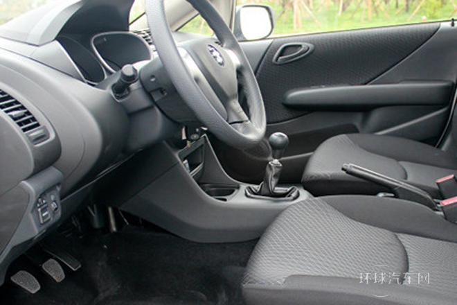 2013款 1.5L 手動(dòng)舒適型