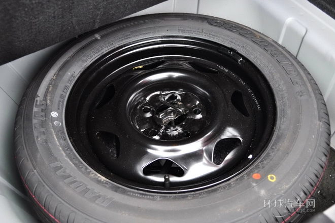2012款 三廂 1.6L 手動(dòng)豪華低碳版