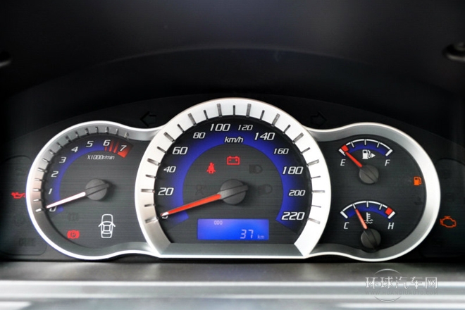 2012款 三廂 1.6L 手動(dòng)豪華低碳版
