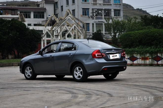 2012款 三廂 1.6L 手動(dòng)豪華低碳版