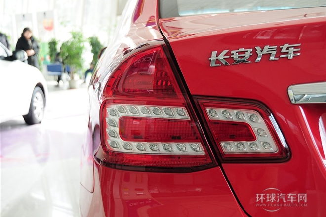 2012款 三廂 1.6L 手動(dòng)豪華型