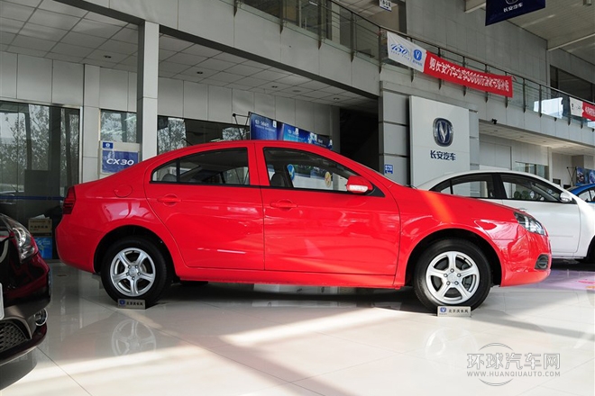 2012款 三廂 1.6L 手動(dòng)豪華型
