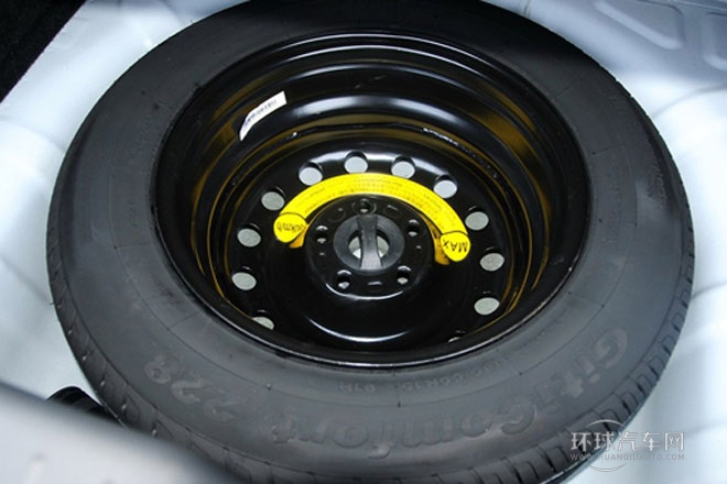 2013款 1.6L 自動(dòng)俊酷型 國(guó)V