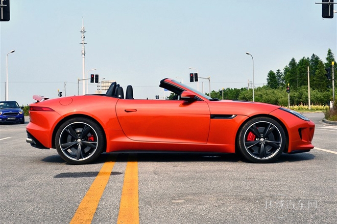 2013款 5.0T V8 S 敞篷中國(guó)限量版