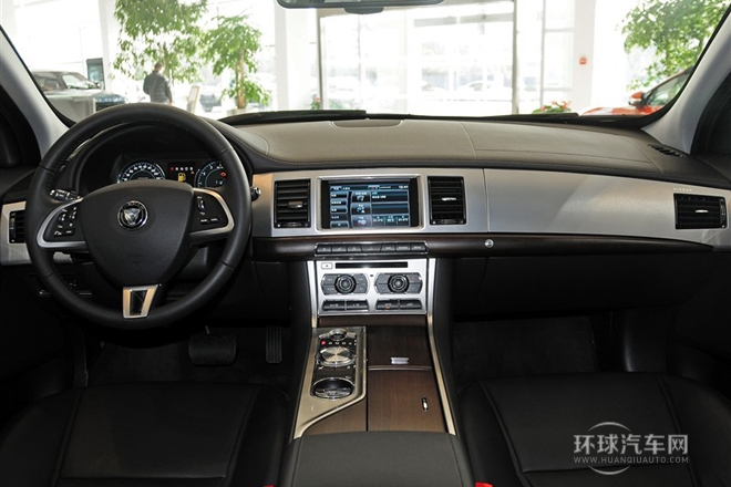 2014款 XF 2.0T 風(fēng)華版