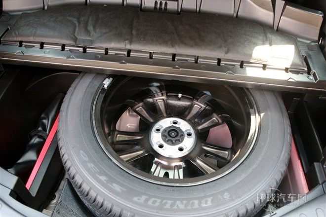 2013款 2.5L 自動四驅(qū)尊貴版