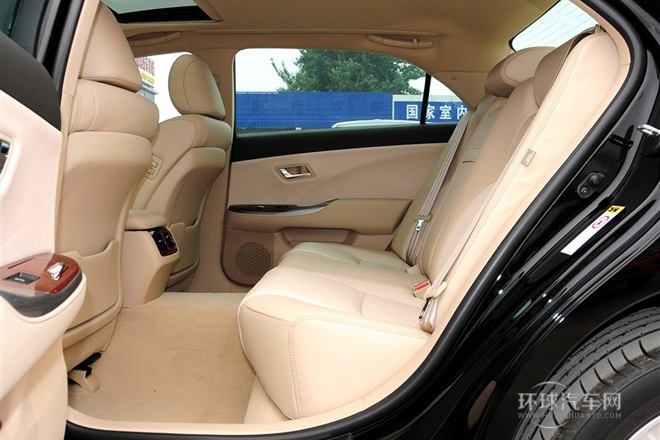 2012款 V6 2.5L Royal 導(dǎo)航版