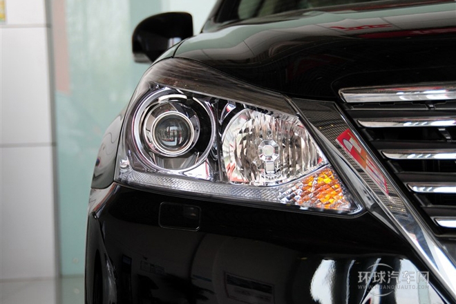 2012款 V6 2.5L Royal 舒適版