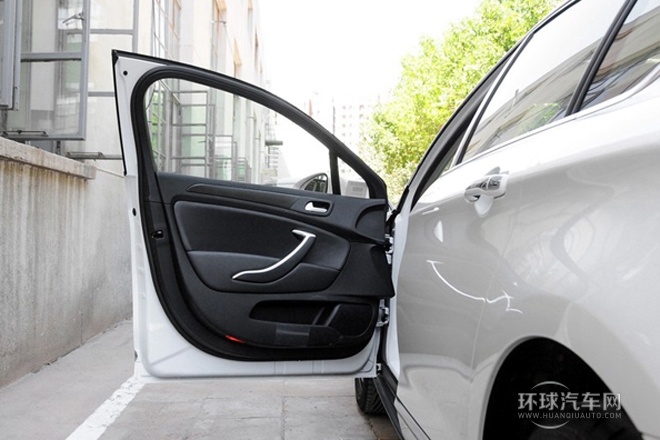 2014款 1.6T 自動(dòng)尊貴型