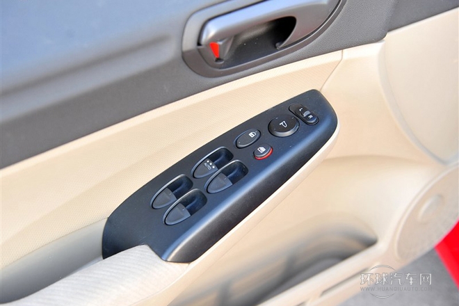 2012款 1.8L 自動