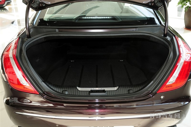 2013款 XJL 5.0 SC 巔峰創(chuàng)世版 五座