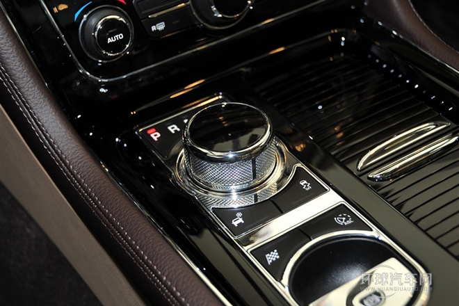 2014款 XJL 2.0T 兩驅(qū)典雅商務(wù)版