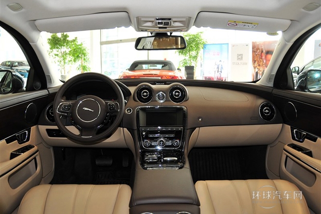 2014款 XJL 2.0T 兩驅(qū)典雅商務(wù)版