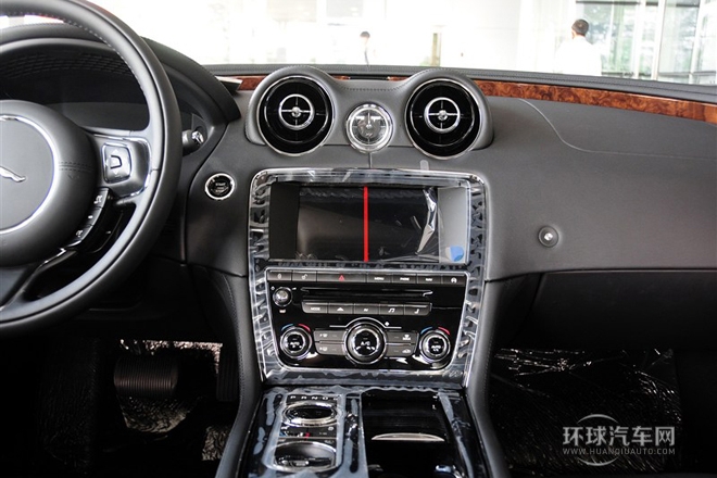 2014款 XJL 2.0T 兩驅(qū)全景商務(wù)版