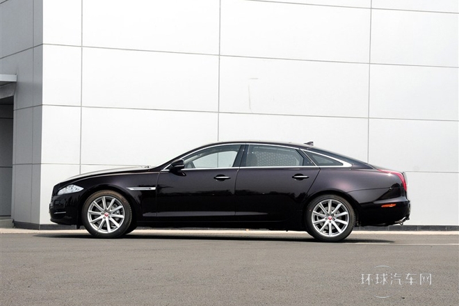 2014款 XJL 2.0T 兩驅(qū)尊享商務(wù)版