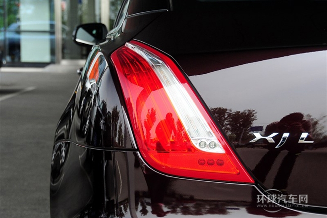 2014款 XJL 2.0T 兩驅(qū)尊享商務(wù)版