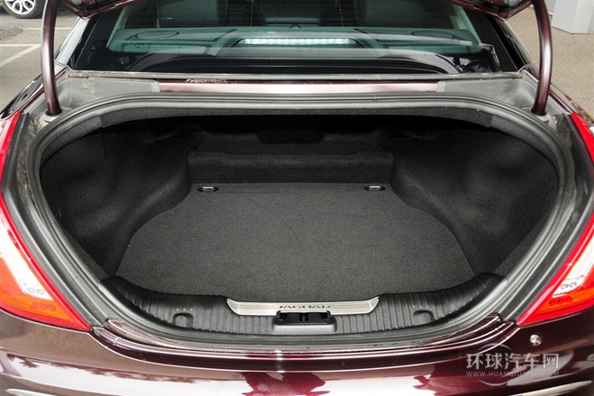 2014款 XJL 2.0T 兩驅(qū)尊享商務(wù)版