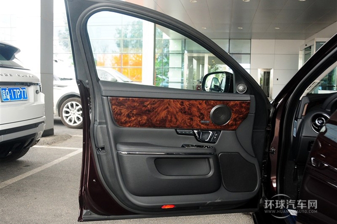 2014款 XJL 2.0T 兩驅(qū)尊享商務(wù)版