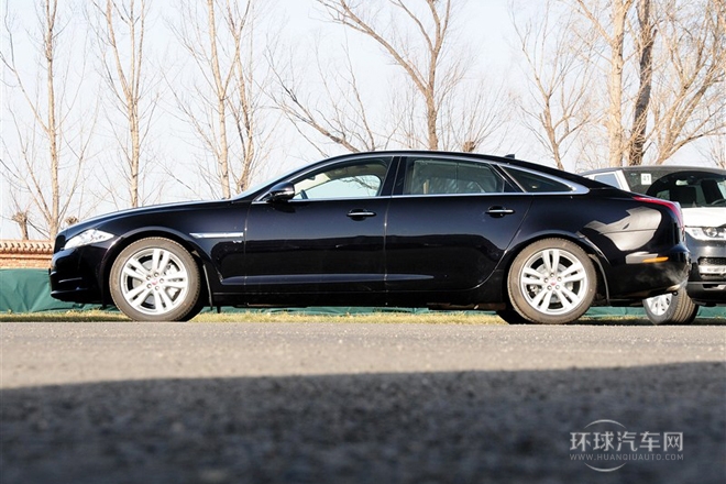 2014款 XJL 3.0 SC 兩驅(qū)旗艦商務(wù)版