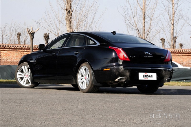2014款 XJL 3.0 SC 兩驅(qū)旗艦商務(wù)版
