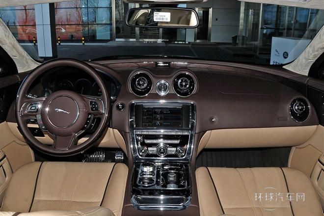 2014款 XJL 3.0 SC 兩驅(qū)旗艦商務(wù)版