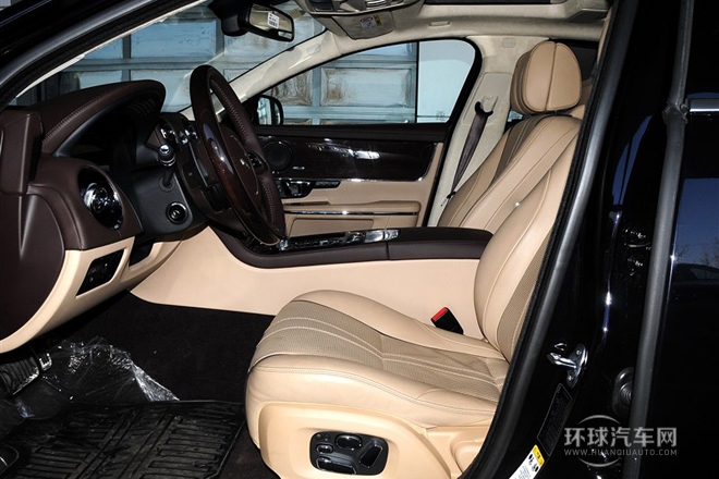 2014款 XJL 3.0 SC 兩驅(qū)旗艦商務(wù)版