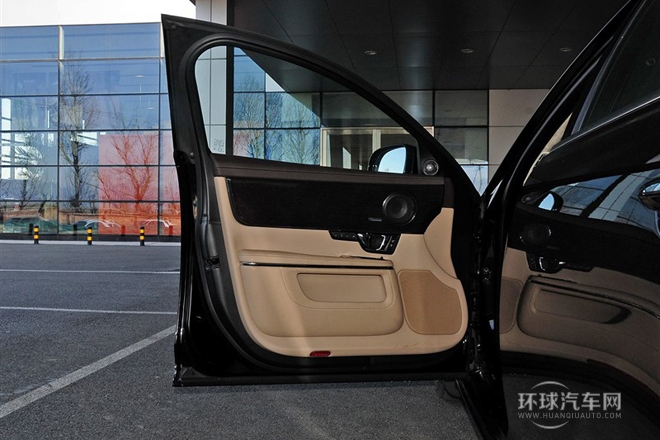 2014款 XJL 3.0 SC 兩驅(qū)旗艦商務版