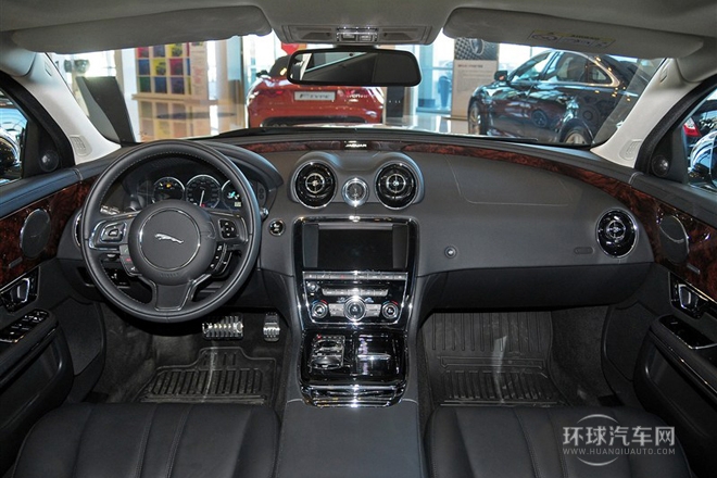2014款 XJL 3.0 SC 兩驅(qū)全景商務(wù)版