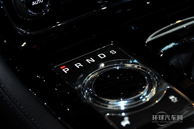 2014款 XJL 3.0 SC 兩驅(qū)全景商務(wù)版