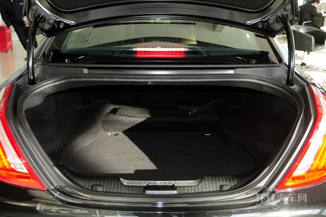 2014款 XJL 3.0 SC 兩驅(qū)尊享商務(wù)版