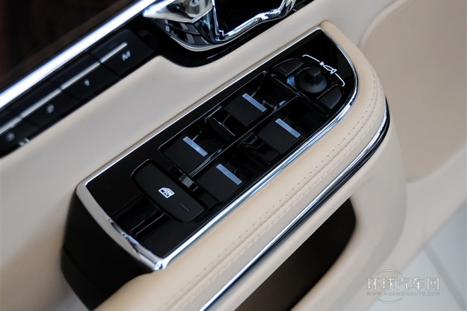2014款 XJL 3.0 SC 兩驅(qū)尊享商務(wù)版