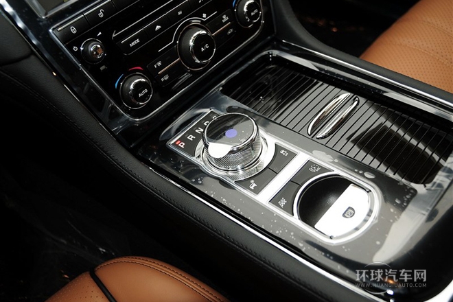 2014款 XJL 3.0 SC 四驅尊享商務版