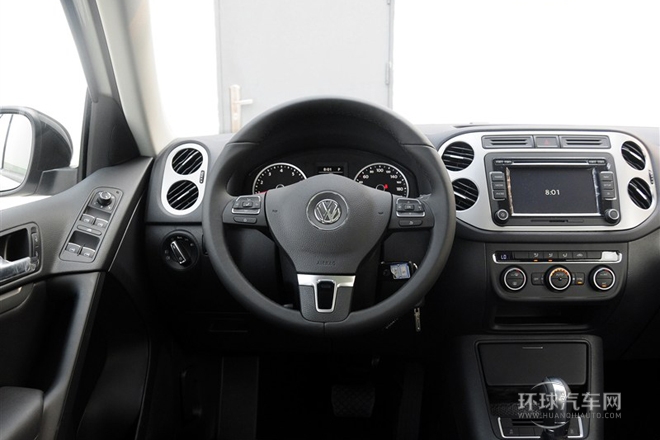 2015款 1.8TSI 自動兩驅(qū)30周年紀(jì)念版