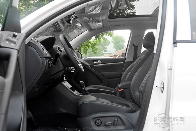 2015款 1.8TSI 自動兩驅(qū)30周年紀(jì)念版