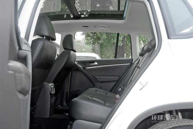 2015款 1.8TSI 自動(dòng)兩驅(qū)30周年紀(jì)念版