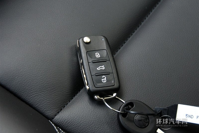 2015款 1.8TSI 自動兩驅(qū)30周年紀念版